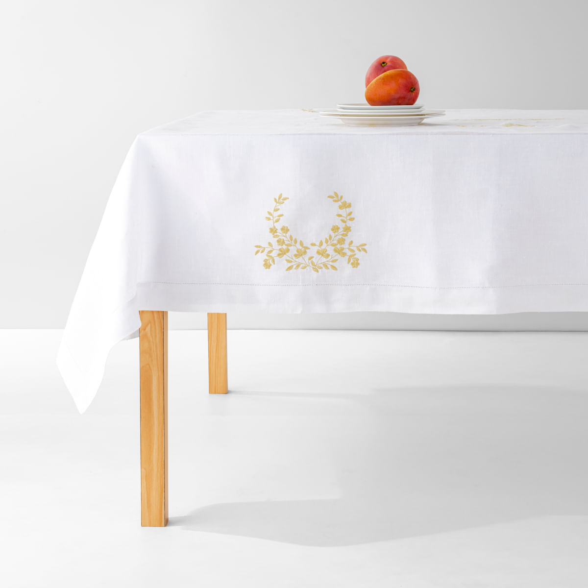 02 11 0168 Toalha de Mesa Bellolino Branco Dourado 001.jpg